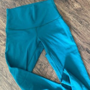 Green (more of a teal) Lululemon Size 6 Leggings